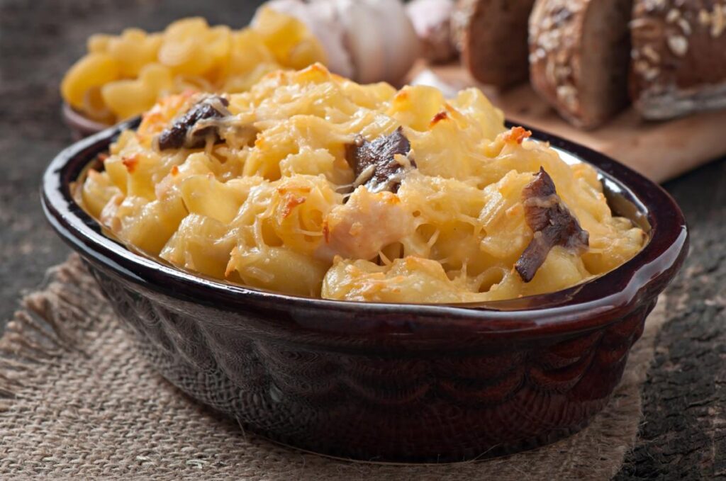 The Ultimate Guide to Crock Pot Macaroni and Cheese. Image by timolina on Freepik.