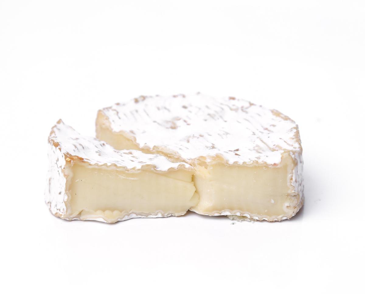 Brie Cheese: The Quintessential French Delicacy. Imagem de Racool_studio no Freepik.